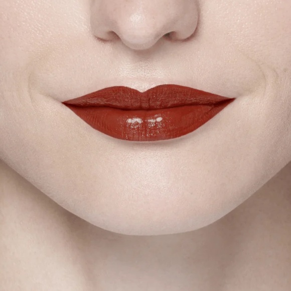 L’Oréal Paris Brilliant Signature Shiny Lip Stain Colour 310 Be Uncompromising - Picture 5 of 8